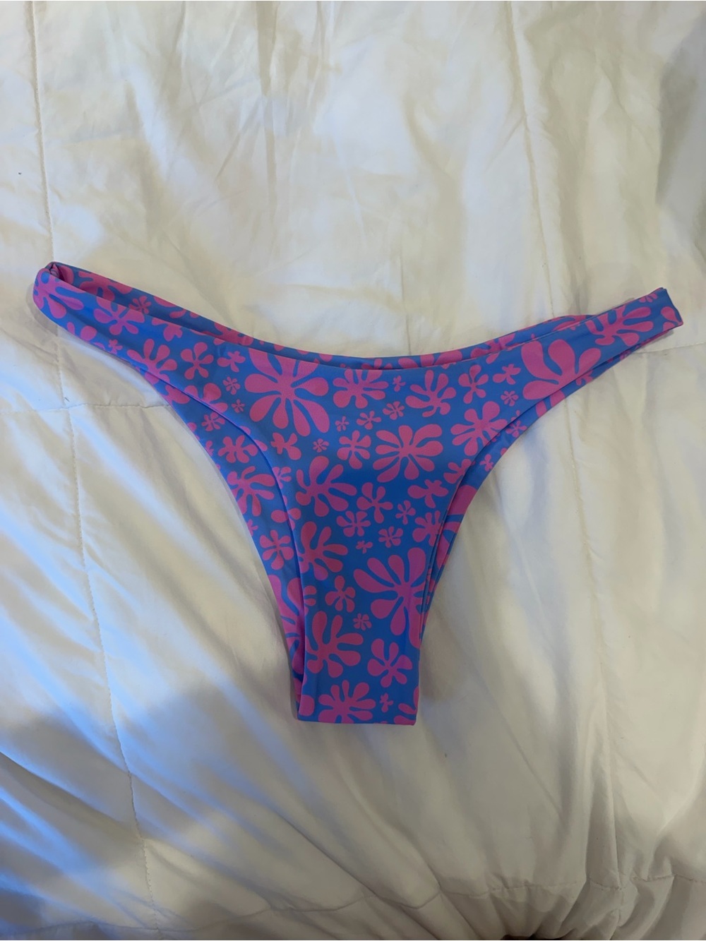 Kulani Kinis minimal coverage bottom